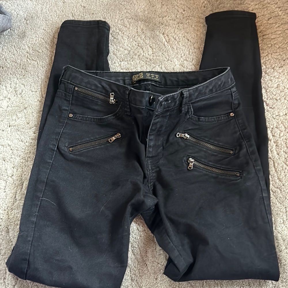 Zara basic denim Z1975 Mid-Rise Power Stretch Trousers in black size 4